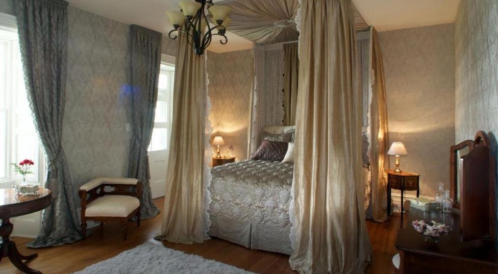 Bed and Breakfast Maplehurst Manor Brockville Zimmer foto